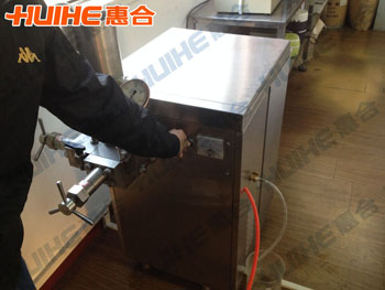 精美展示超高壓均質(zhì)機(jī)GJB-2 70實(shí)拍圖,讓客戶更直觀的了解我們的產(chǎn)品!