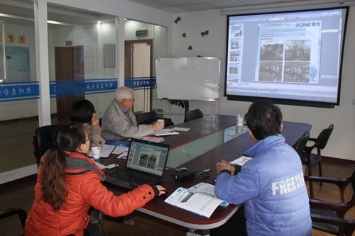 美國發酵罐客戶與惠合同事洽談現場