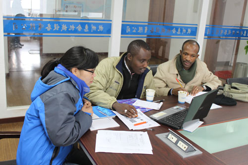 布隆迪客戶與惠合同事洽談現場