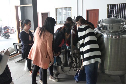 膠體磨培訓現(xiàn)場圖