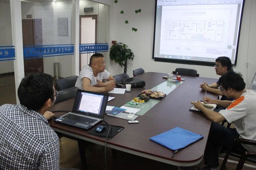 黑龍江玉米汁生產(chǎn)線(xiàn)客戶(hù)與惠合工程師洽談現(xiàn)場(chǎng)2